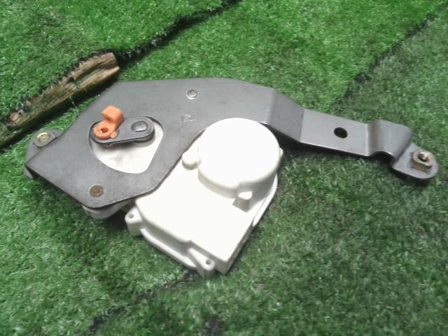 パジェロミニ E-H56A 右フロント　ドアロック　運転席側 MR181784 自社品番250174