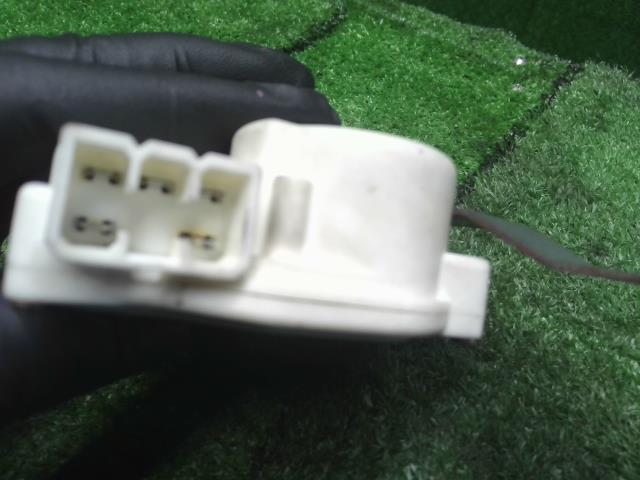 パジェロミニ E-H56A 右フロント　ドアロック　運転席側 MR181784 自社品番250174