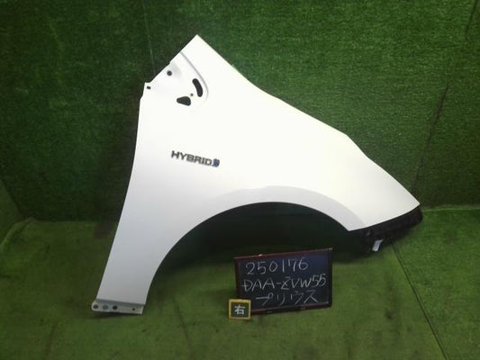 プリウス DAA-ZVW55 右フロント　フェンダー　運転席側　 53801-47080 自社品番250176