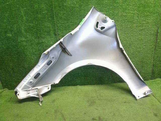 プリウス DAA-ZVW55 右フロント　フェンダー　運転席側　 53801-47080 自社品番250176
