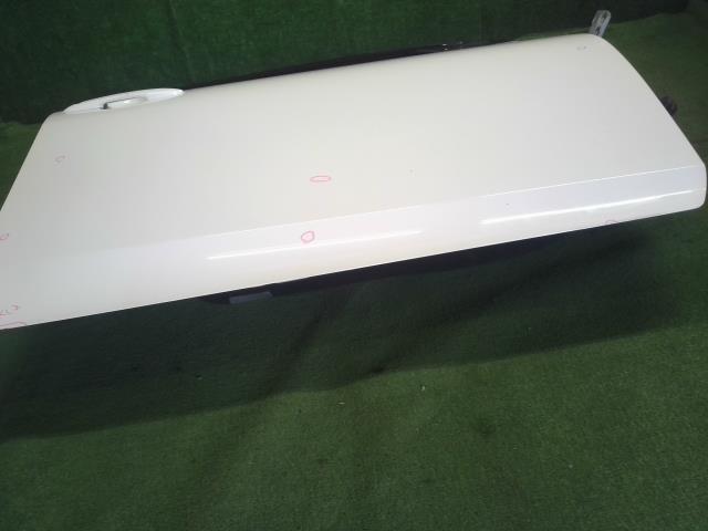 プリウス DAA-ZVW55 右フロントドア　運転席側　 67001-47151 自社品番250176