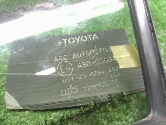 プリウス DAA-ZVW55 左フロント　小窓　ドアガラス 助手席側　68126-47030 自社品番250176