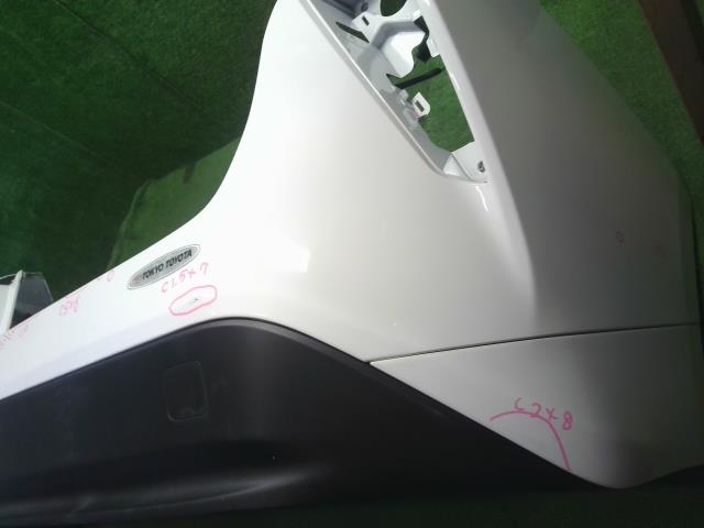 プリウス DAA-ZVW55 リアバンパー　 52159-47110-A0 自社品番250176