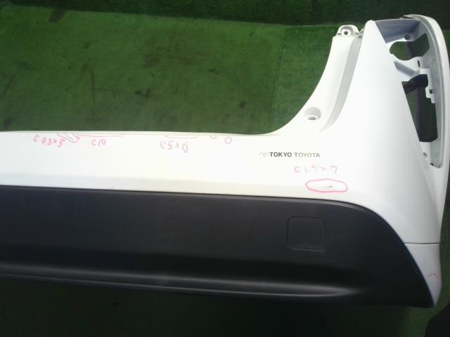 プリウス DAA-ZVW55 リアバンパー　 52159-47110-A0 自社品番250176