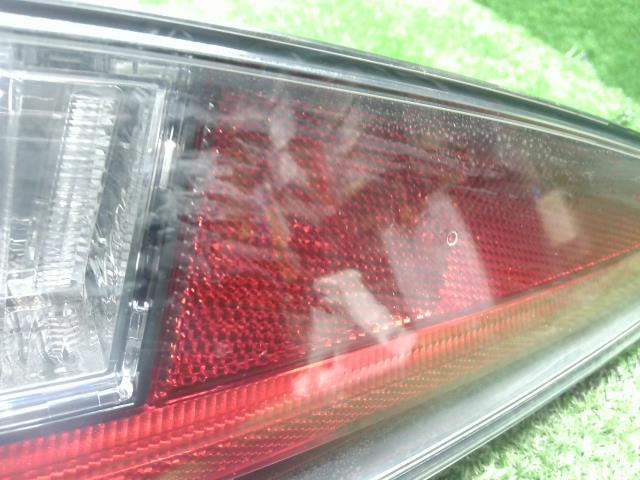プリウス DAA-ZVW55 右テールランプ 右テールライト下側　イチコ4722　81581-47020 自社品番250176