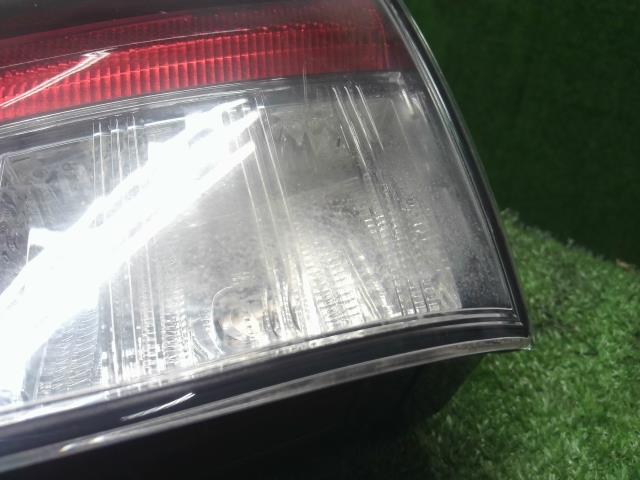 プリウス DAA-ZVW55 右テールランプ 右テールライト下側　イチコ4722　81581-47020 自社品番250176