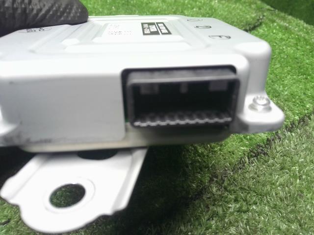 【中古】プリウス DAA-ZVW55 ボルテージセンサー 89892-47050 自社品番250176 040