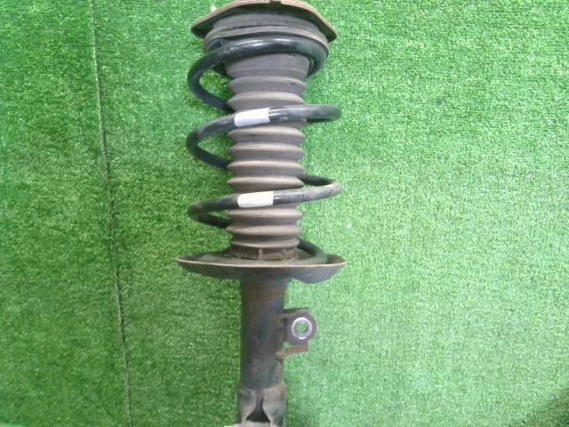 プリウス DAA-ZVW55 右フロント　ストラット　ショック　スプリング　ハブナックル　キャリパー　 48510-80817 自社品番250176