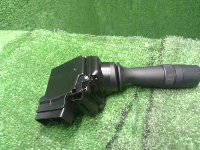 プリウス DAA-ZVW55 ワイパースイッチ　ディマースイッチ　コンビネーション 84652-47050 自社品番250176