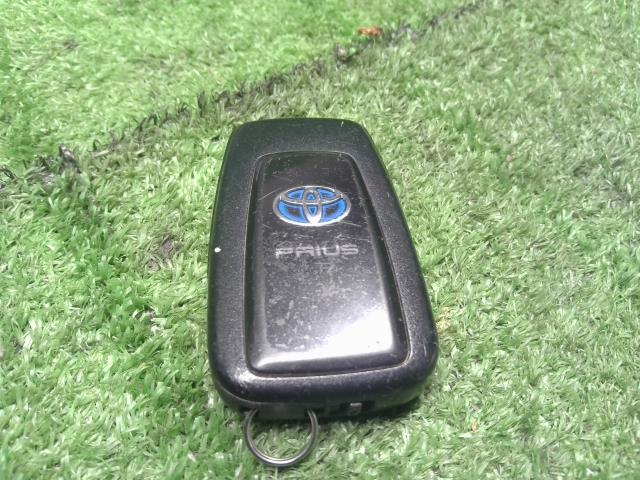 プリウス DAA-ZVW55 キーレス　スマートキー　鍵 89904-47120 自社品番250176