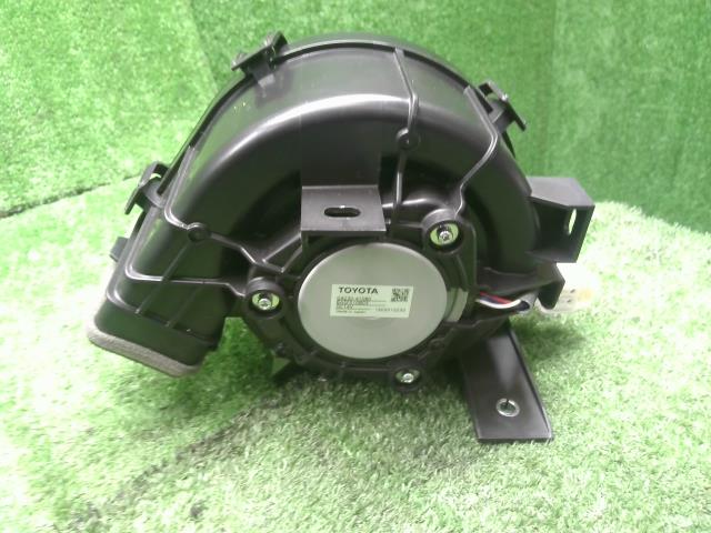 プリウス DAA-ZVW55 HVバッテリー用電動ファン G9230-47080 自社品番250176