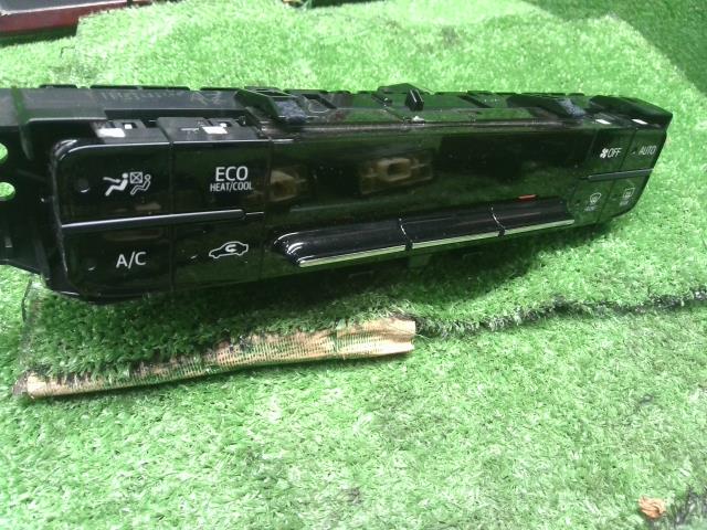 プリウス DAA-ZVW55 エアコンスイッチ ACスイッチ,ハザードスイッチ,IGスイッチセット　55900-47200 自社品番250176