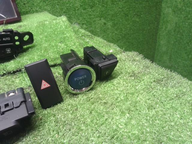 プリウス DAA-ZVW55 エアコンスイッチ ACスイッチ,ハザードスイッチ,IGスイッチセット　55900-47200 自社品番250176