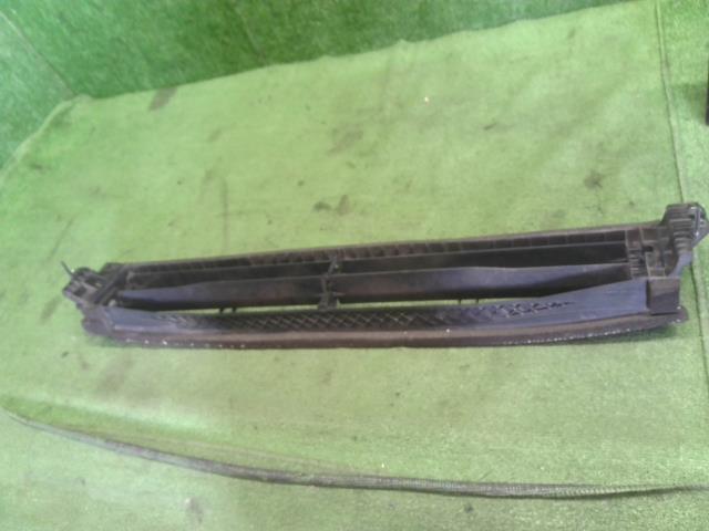 プリウス DAA-ZVW55 ラジエーターシャッター  自社品番250176