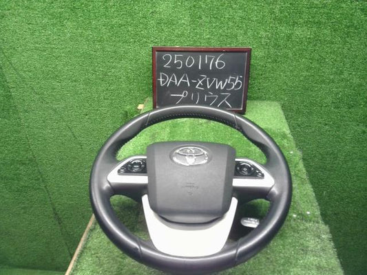 プリウス DAA-ZVW55 ステアリングホイール ハンドル　ホーンパッド 45100-47250-C0 自社品番250176　インフレータ欠品