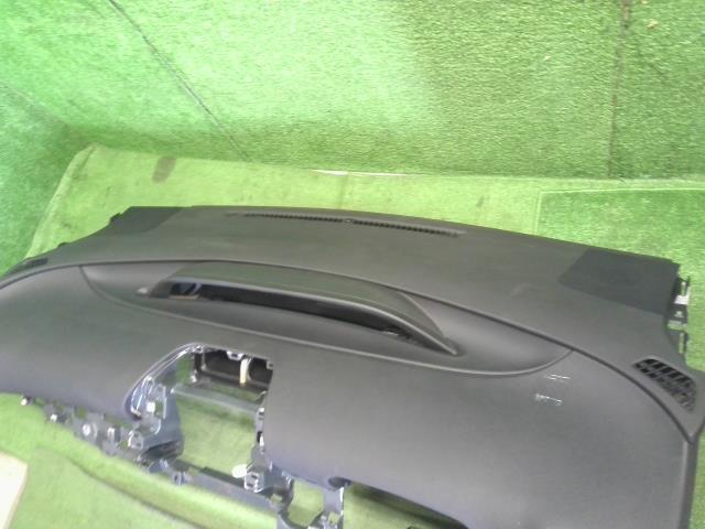 プリウス DAA-ZVW55 インストルメントパネル ダッシュボード上側　55302-47140-C1 自社品番250176