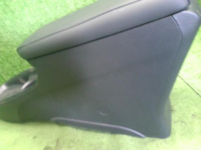 プリウス DAA-ZVW55 フロント　センター　コンソールボックス 58910-47040-C2 自社品番250176