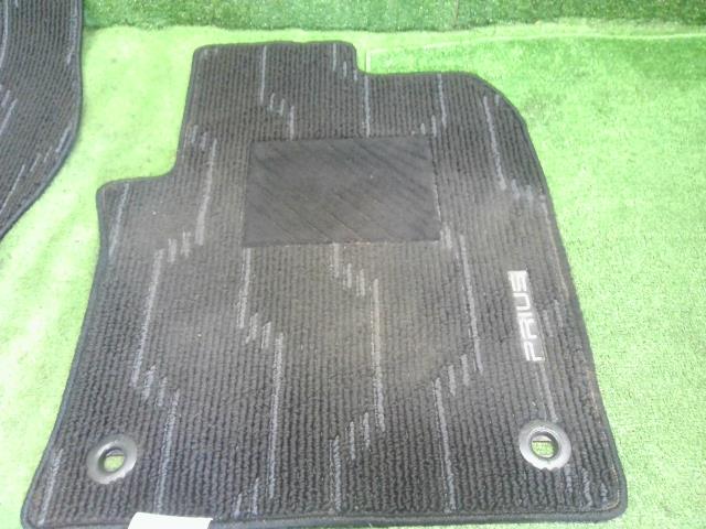 プリウス DAA-ZVW55 純正フロアマット 1台分　フロント　リア　運転席側　助手席側 自社品番250176