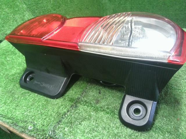 NV200バネット DBF-VM20 右テールランプ テールライト　イチコT002　26550-JX00A 自社品番250177