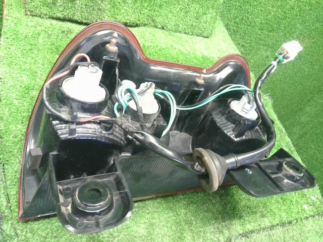 NV200バネット DBF-VM20 右テールランプ テールライト　イチコT002　26550-JX00A 自社品番250177