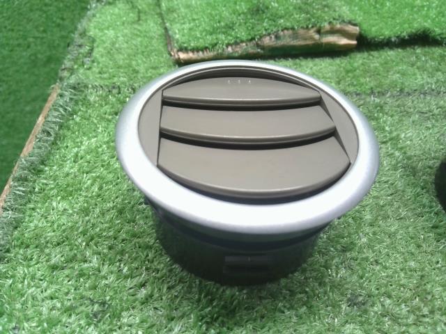 スクラム ABA-DG64W エアコン吹き出し口　AC吹出口左右　1A00-64-782A 自社品番250178