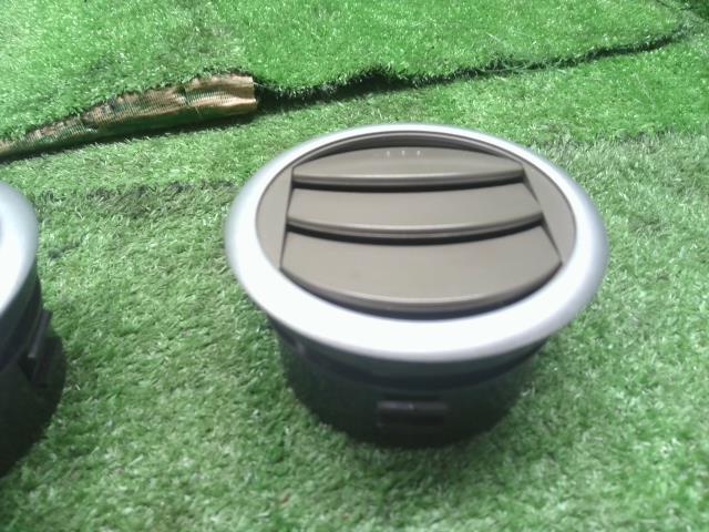 スクラム ABA-DG64W エアコン吹き出し口　AC吹出口左右　1A00-64-782A 自社品番250178