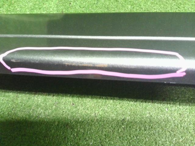 【中古】サクラ ZAA-B6AW 左サイドステップ スポイラー 自社品番250191 U17D32