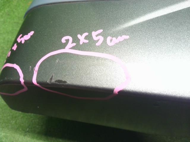 【中古】サクラ ZAA-B6AW リアバンパー 自社品番250191 U17D32