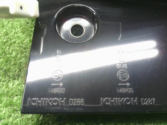 【中古】サクラ ZAA-B6AW 右テールランプ  自社品番250191 U17D32