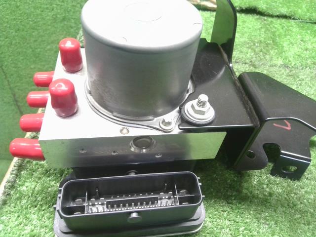 【中古】サクラ ZAA-B6AW ＡＢＳアクチュエーター  自社品番250191 U17D32