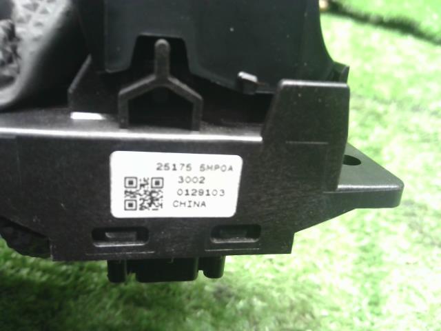 【中古】サクラ ZAA-B6AW パーキングスイッチ  自社品番250191 U17D32