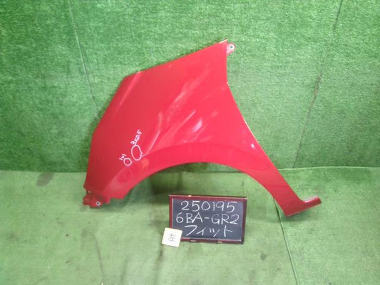 【中古】フィット 6BA-GR2 左フロントフェンダー 60261-TZA-000ZZ 自社品番250195 R565M