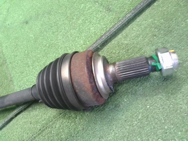 【中古】フィット 6BA-GR2 右フロントドライブシャフト 44305-TZD-000 自社品番250195 R565M