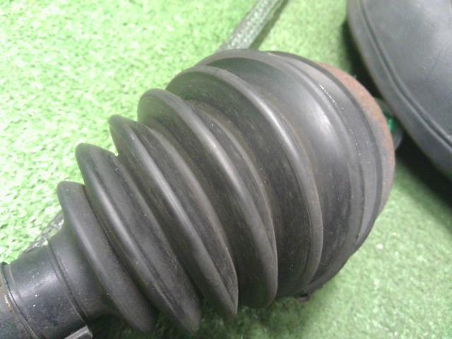 【中古】フィット 6BA-GR2 右フロントドライブシャフト 44305-TZD-000 自社品番250195 R565M