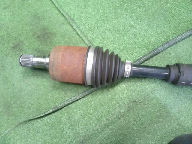 【中古】フィット 6BA-GR2 右フロントドライブシャフト 44305-TZD-000 自社品番250195 R565M