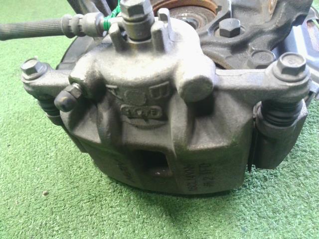 【中古】フィット 6BA-GR2 右フロントナックルハブ 51211-TZD-J00 自社品番250195 R565M