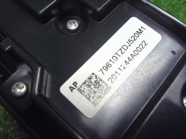 【中古】フィット 6BA-GR2 エアコン AC スイッチパネル 79610-TZD-J52ZA 自社品番250195 R565M