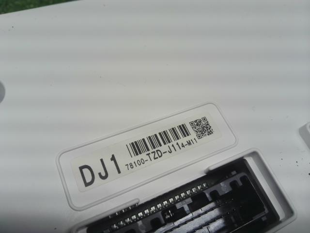 【中古】フィット 6BA-GR2 スピードメーター 78100-TZD-J11 自社品番250195 R565M