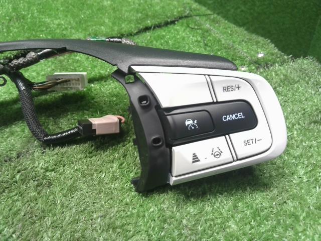 【中古】フィット 6BA-GR2 ステアリング ハンドルスイッチ 35880-TZA-L61,36770-TZA-C31 自社品番250195 R565M