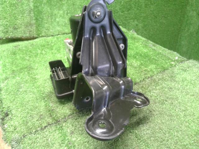 【中古】VW ゴルフトゥーラン DBA-1TCTHW ＡＢＳアクチュエーター 1K0614517DP 自社品番250197