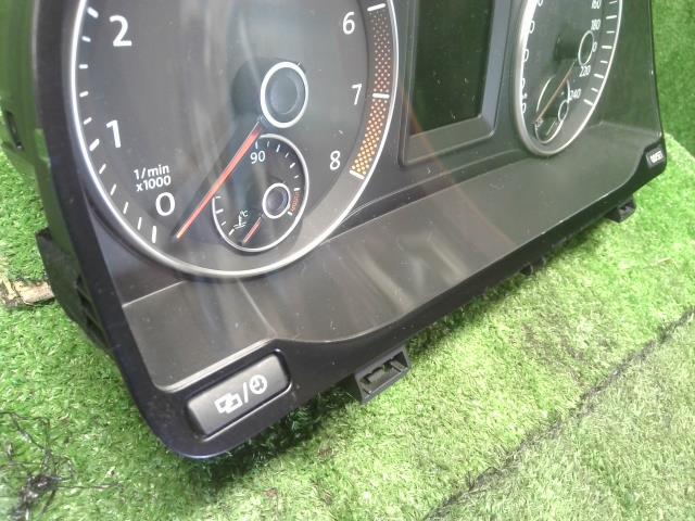 【中古】VW ゴルフトゥーラン DBA-1TCTHW スピードメーター 1T0920875D 自社品番250197