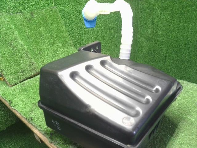 【中古】VW ゴルフトゥーラン DBA-1TCTHW ウォッシャータンク 1K0955453S 自社品番250197