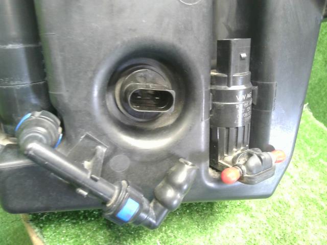 【中古】VW ゴルフトゥーラン DBA-1TCTHW ウォッシャータンク 1K0955453S 自社品番250197