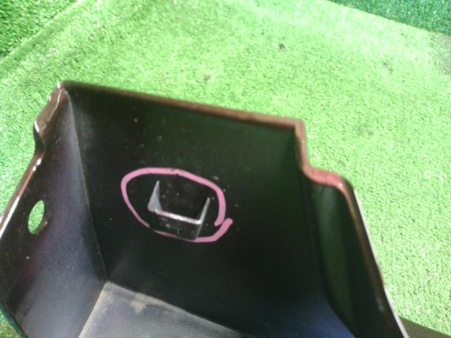 【中古】オーラ 6AA-FE13 左サイドステップ スポイラー  自社品番250199 NBQ