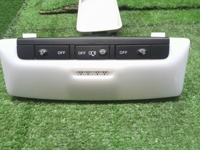 【中古】オーラ 6AA-FE13 ルームランプ  自社品番250199 NBQ