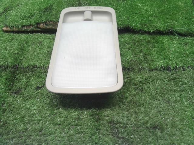 【中古】オーラ 6AA-FE13 ルームランプ  自社品番250199 NBQ