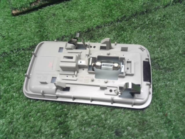 【中古】オーラ 6AA-FE13 ルームランプ  自社品番250199 NBQ