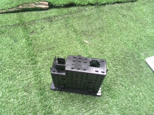 【中古】オーラ 6AA-FE13 USBポート  自社品番250199 NBQ