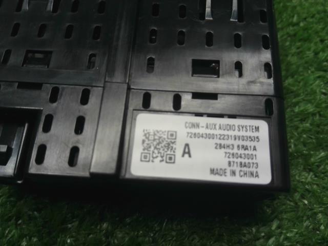 【中古】オーラ 6AA-FE13 USBポート  自社品番250199 NBQ