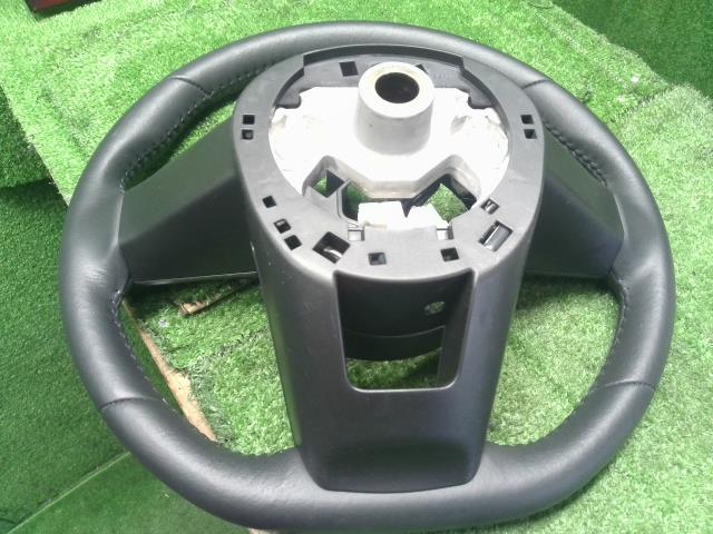 【中古】オーラ 6AA-FE13 ステアリングホイール ハンドル  自社品番250199 NBQ